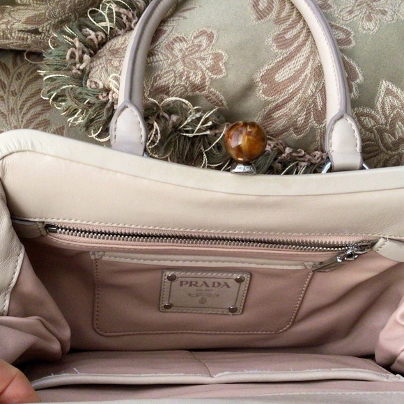 Prada Bag Nappa Gaufre Cream tone - Picture 13 of 14